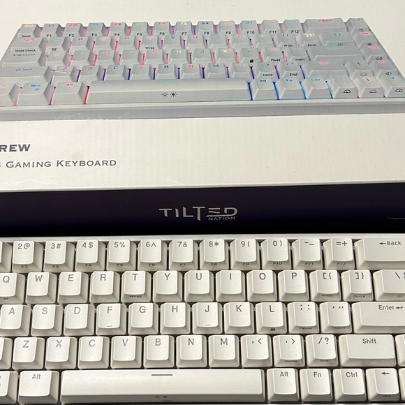Tilted white keyboard​ - Picture 2 of 4